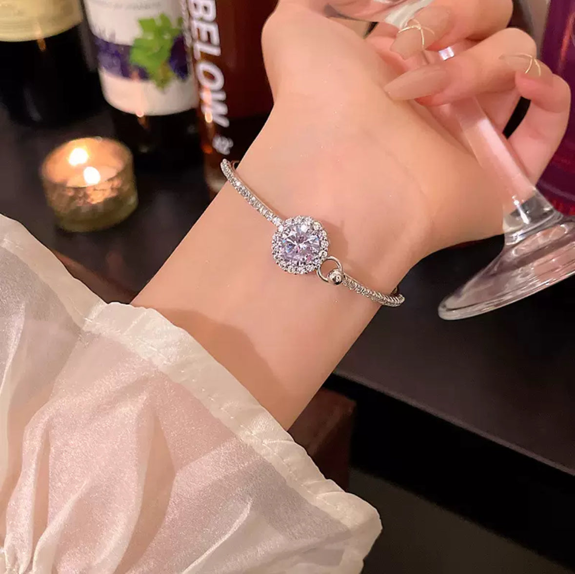 Sparkling Zircon Bracelet– Elegant and Dazzling Jewelry Gift for Friends
