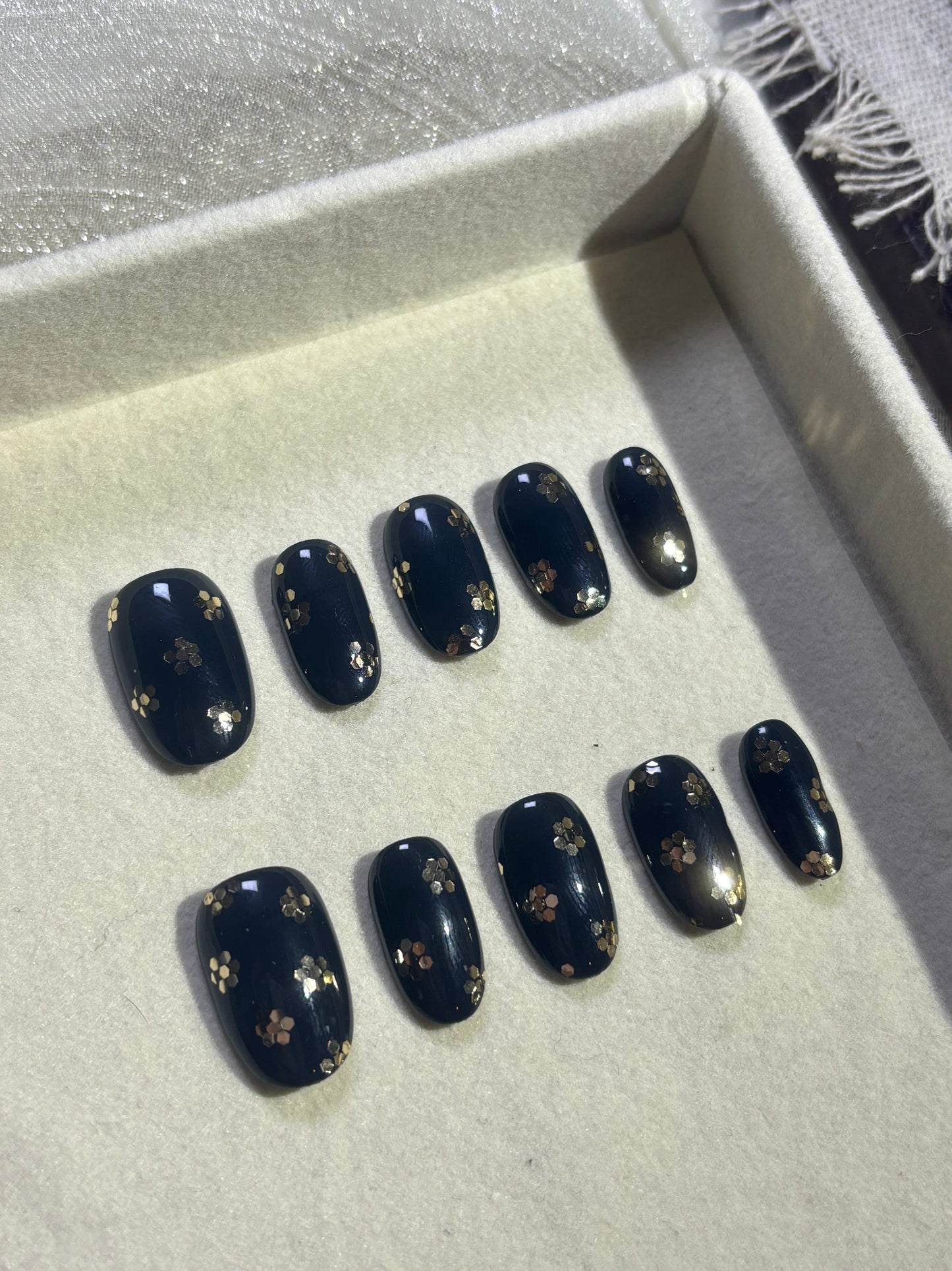 “Midnight Blooming” Handmade Press-on nail