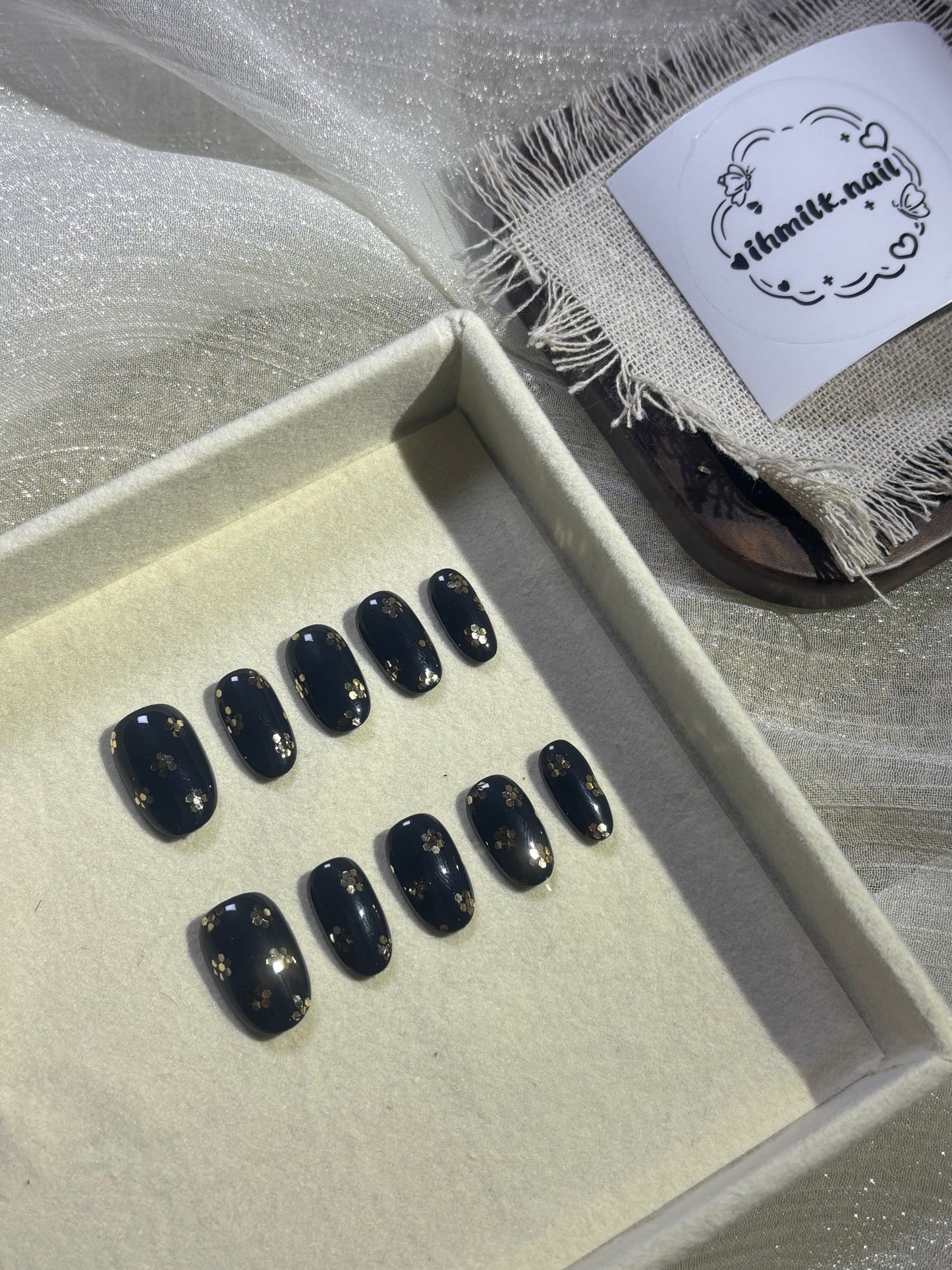 “Midnight Blooming” Handmade Press-on nail